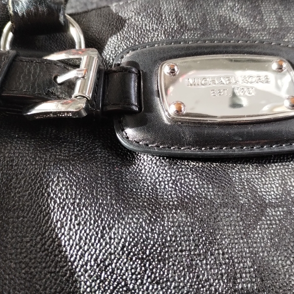 Michael Kors, Signature MK Logo Hamilton Tote - Picture 3 of 16